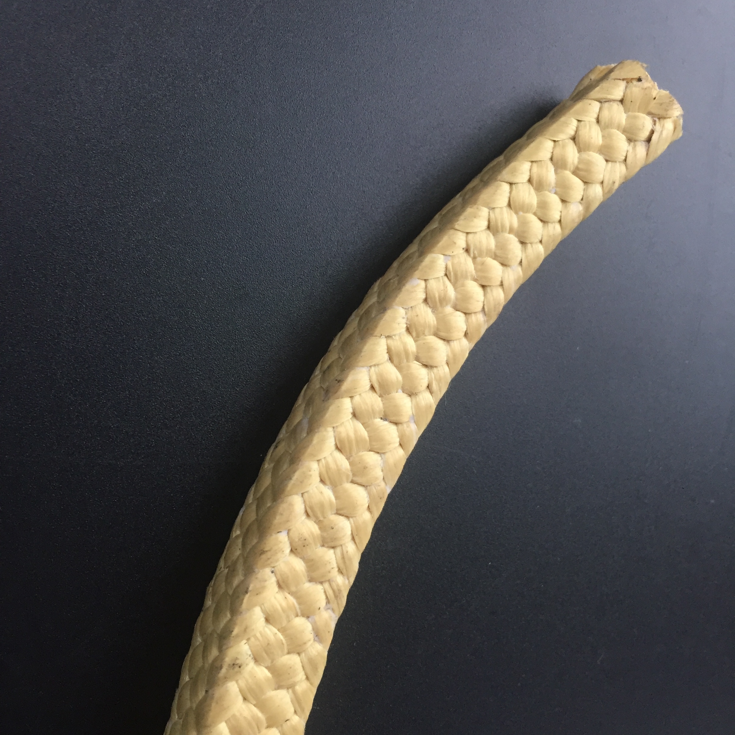 Quais são as características da embalagem de fibra de aramida?